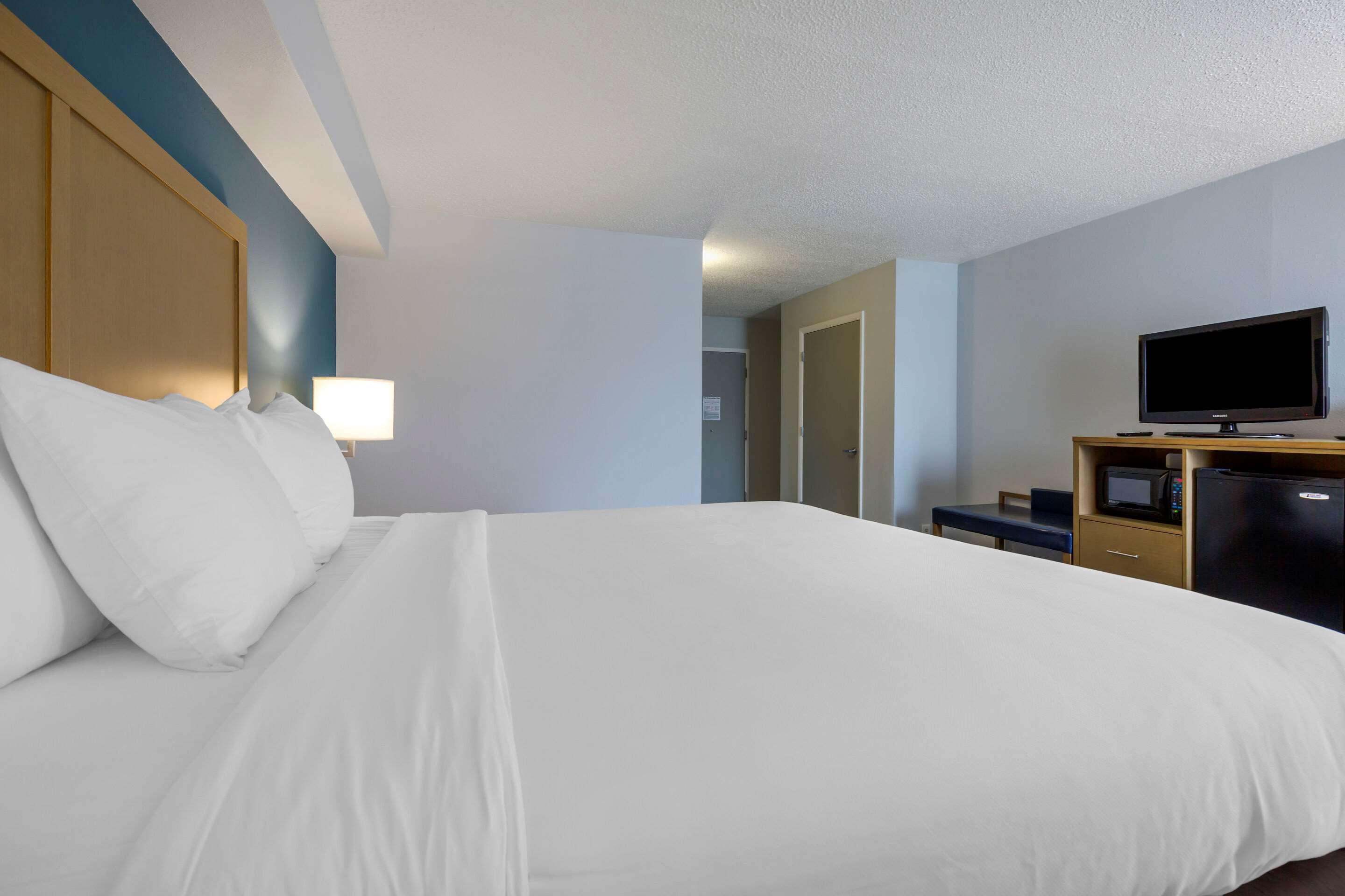 Comfort Inn & Suites Alexandria West Ngoại thất bức ảnh