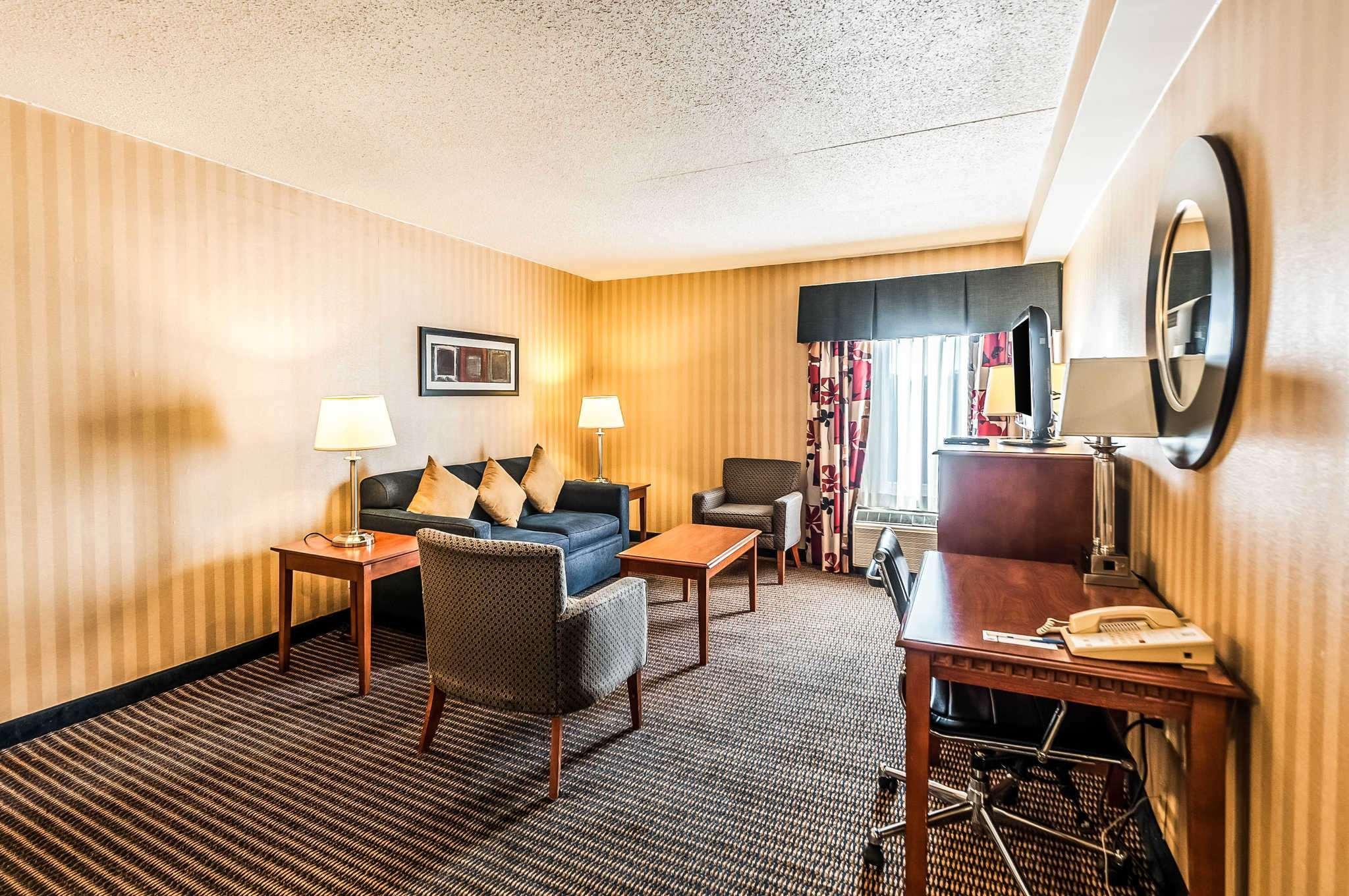 Comfort Inn & Suites Alexandria West Ngoại thất bức ảnh