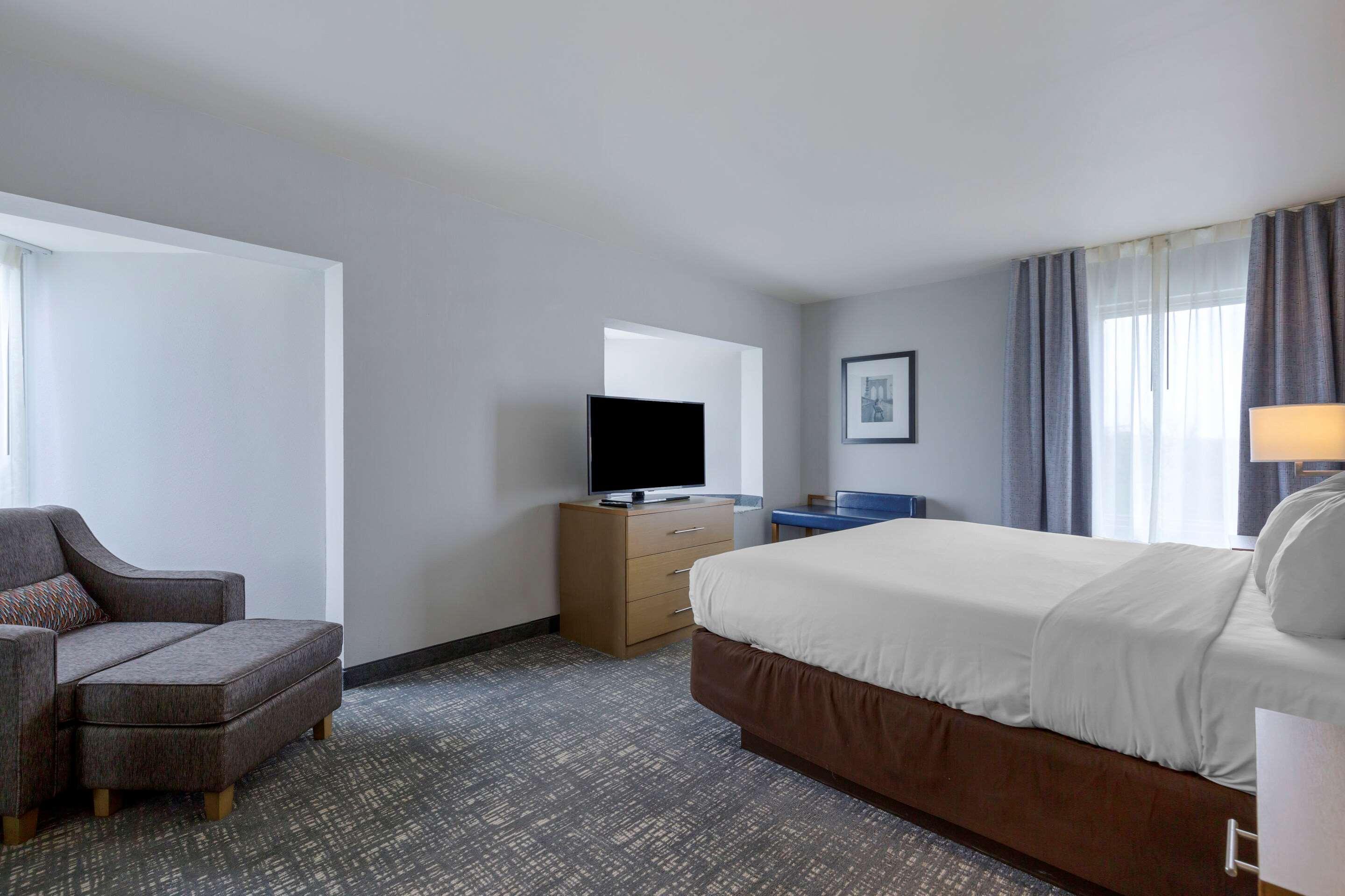 Comfort Inn & Suites Alexandria West Ngoại thất bức ảnh