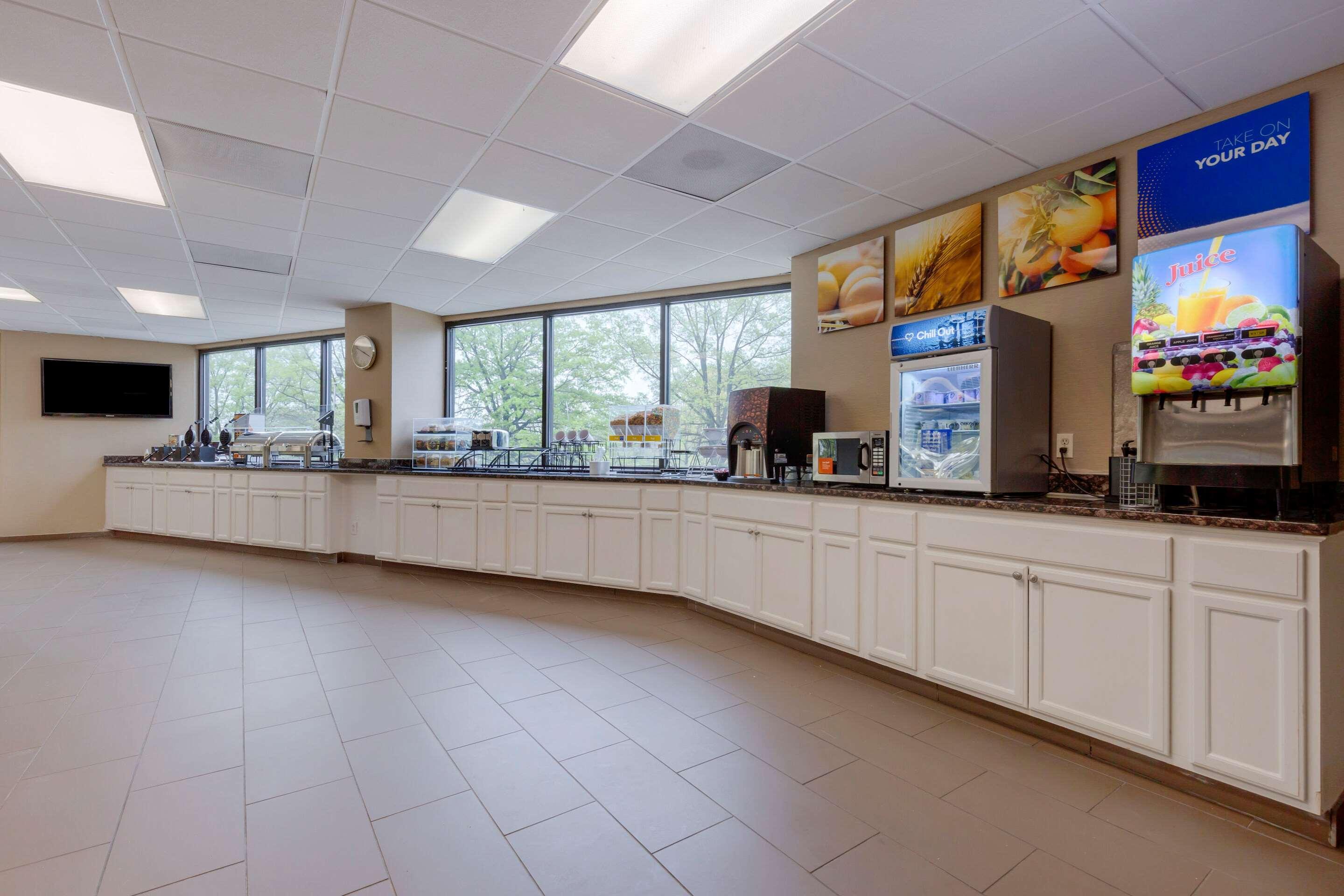 Comfort Inn & Suites Alexandria West Ngoại thất bức ảnh