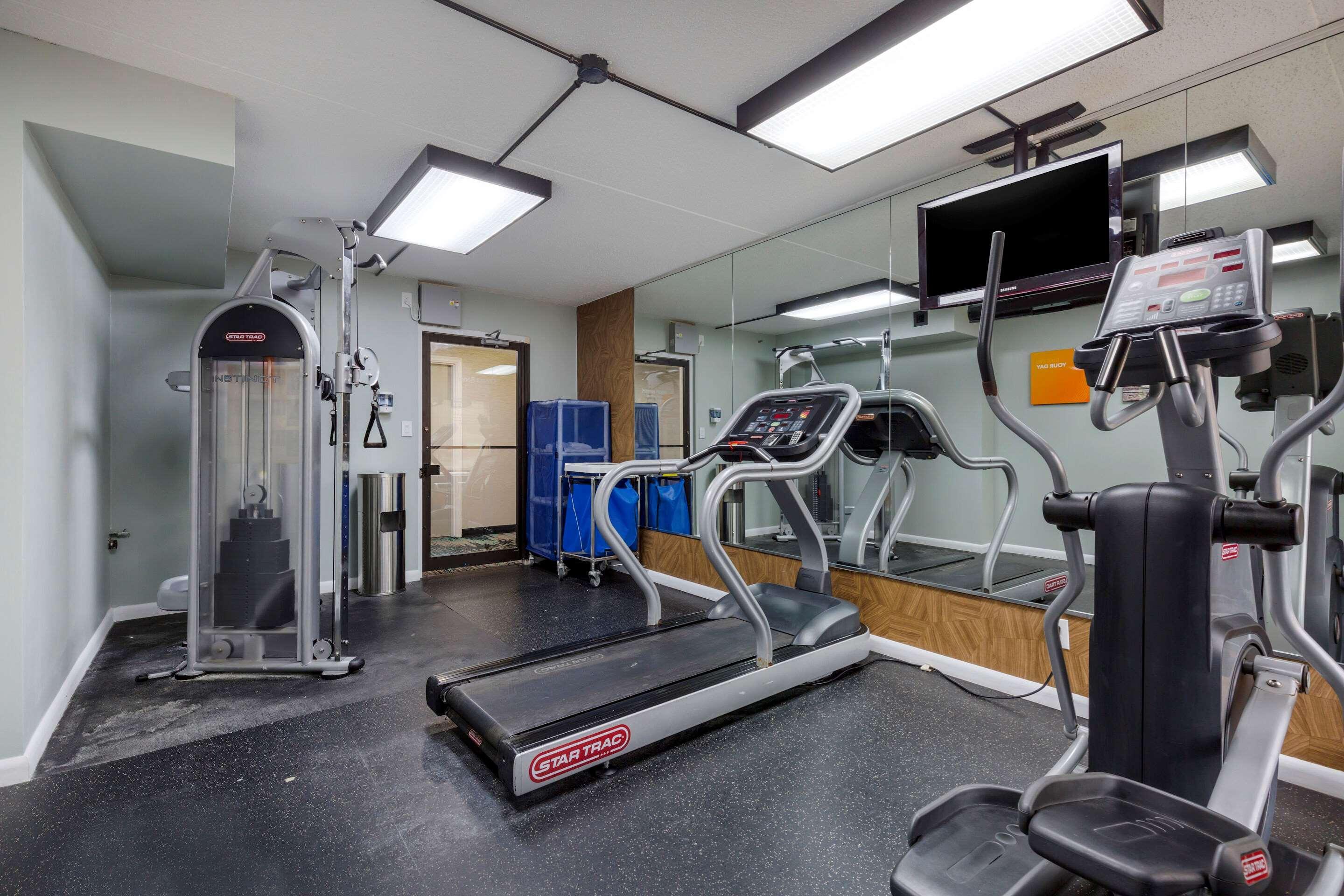 Comfort Inn & Suites Alexandria West Ngoại thất bức ảnh