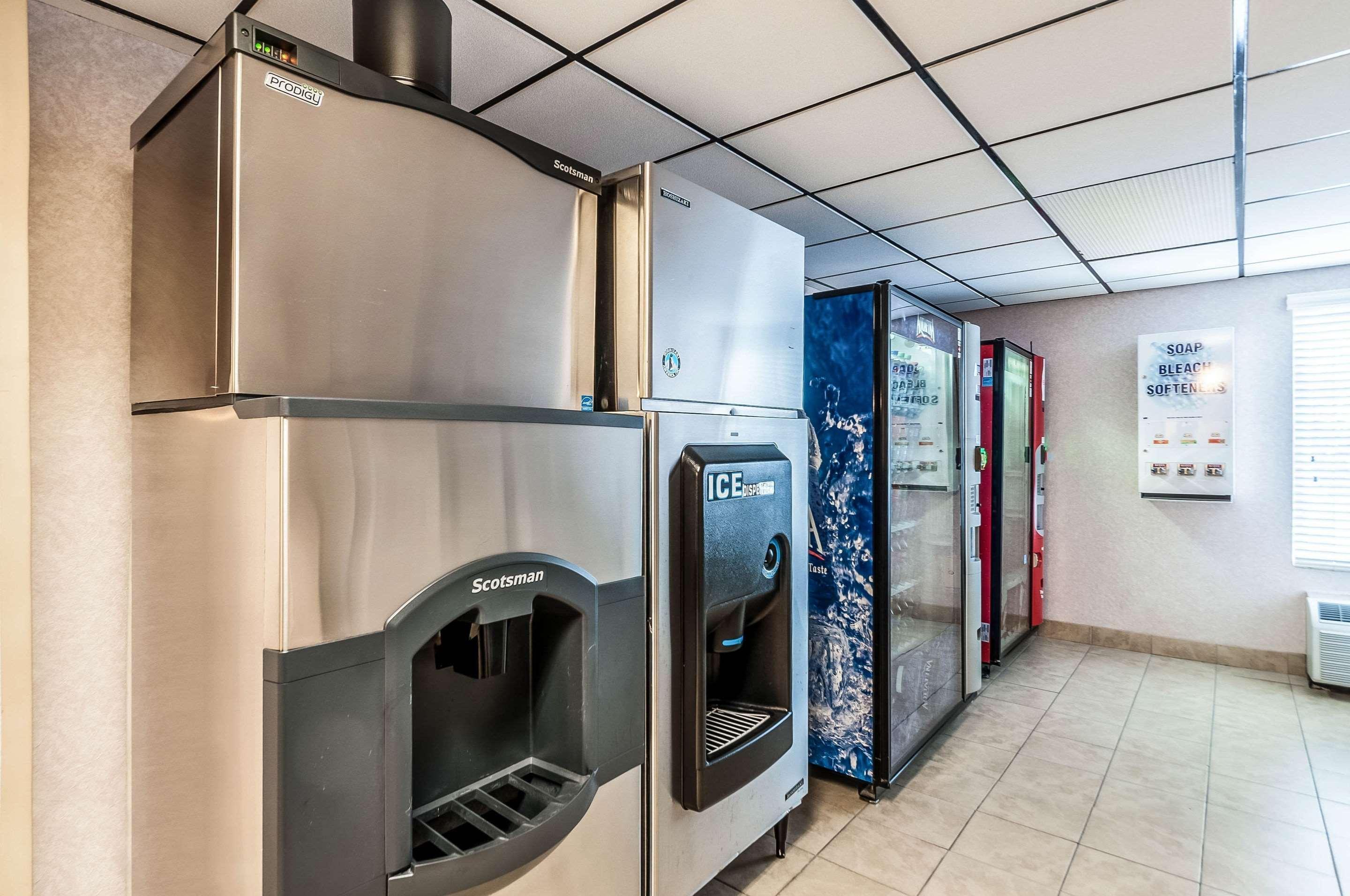 Comfort Inn & Suites Alexandria West Ngoại thất bức ảnh
