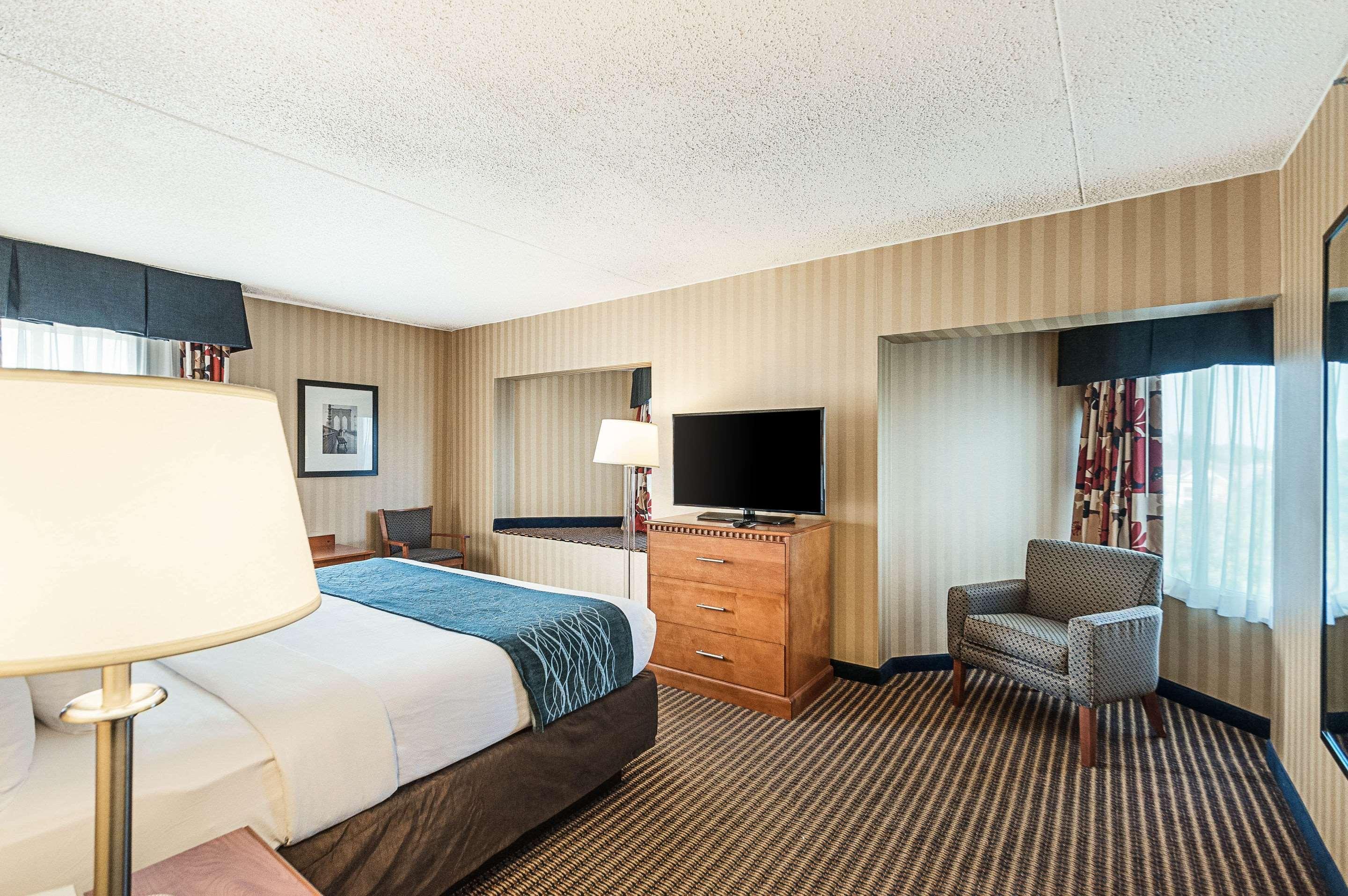 Comfort Inn & Suites Alexandria West Ngoại thất bức ảnh